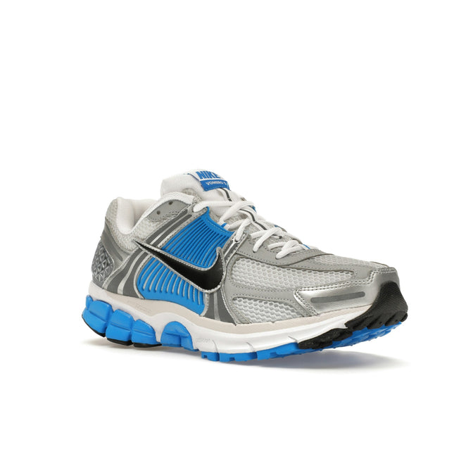 Nike Zoom Vomero 5 Photo Blue FJ4151-100, trois-quarts avant extérieur