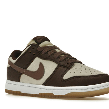 Nike Dunk Low Plum Eclipse FJ4734-100, trois-quarts avant extérieur