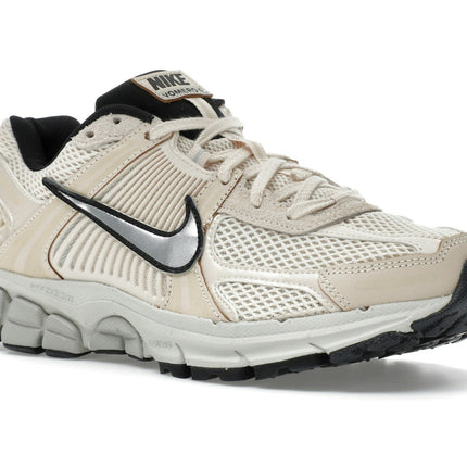 Nike Zoom Vomero 5 Pearl White FN6742-200, trois-quarts avant extérieur