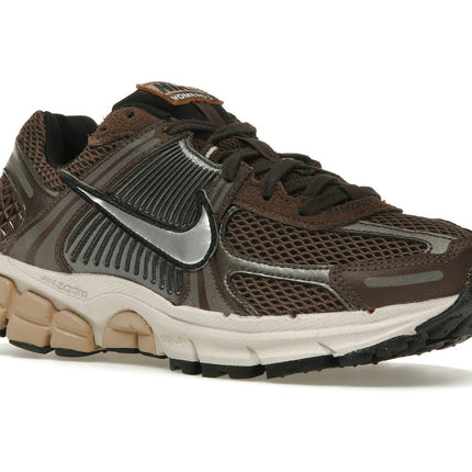 Nike Zoom Vomero 5 Baroque Brown FN6742-201, trois-quarts avant extérieur
