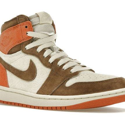 Air Jordan 1 Retro High OG SP Dusted Clay FQ2941-200, trois-quarts avant extérieur