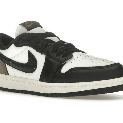 Air Jordan 1 Retro Low OG Mocha (PS) FQ5436-102, trois-quarts avant extérieur
