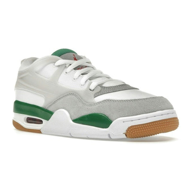 Air Jordan 4 RM Pine Green FQ7939-103, trois-quarts avant extérieur