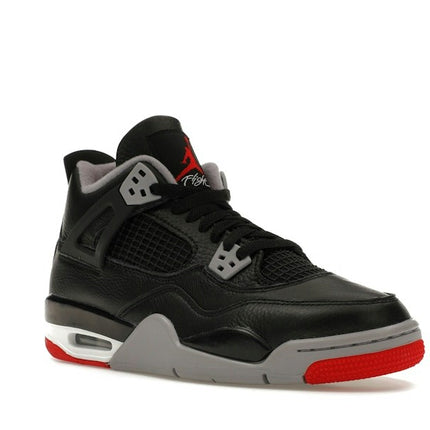 Air Jordan 4 Retro Bred Reimagined (GS) FQ8213-006, trois-quarts avant extérieur
