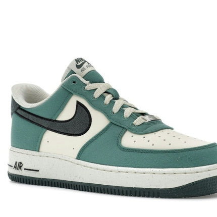 Nike Air Force 1 '07 Vintage Green FQ8713-100, trois-quarts avant extérieur