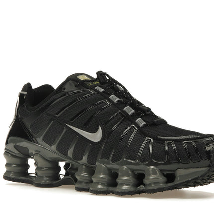Nike Shox TL Black Iron Grey FV0939-001, trois-quarts avant extérieur