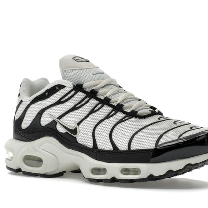Nike Air Max Plus Panda FV6264-001, trois-quarts avant extérieur