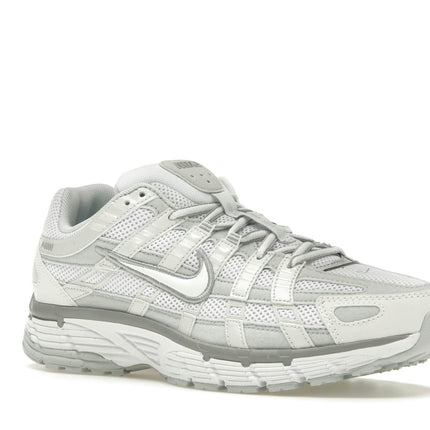 Nike P-6000 Metallic Summit White FV6603-101, trois-quarts avant extérieur