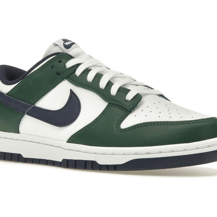 Nike Dunk Low Fir Midnight Navy FV6911-300, trois-quarts avant extérieur