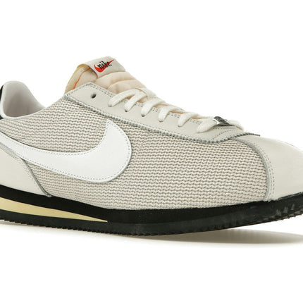 Nike Cortez Light Orewood Brown FZ4630-100, trois-quarts avant extérieur