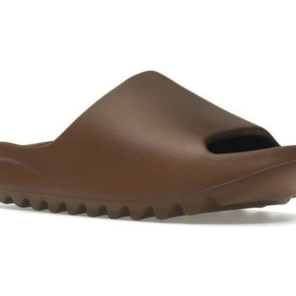 Adidas Yeezy Slide Flax FZ5896, trois-quarts avant extérieur