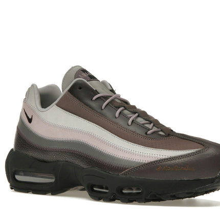 Nike Air Max 95 SP A Ma Maniére While You Were Sleeping FZ8743-200, trois-quarts avant extérieur