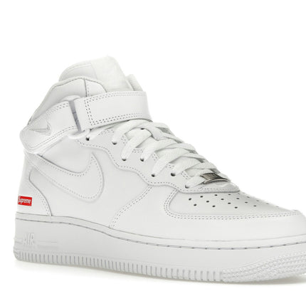 Nike Air Force 1 Mid Supreme White FZ8784-100, trois-quarts avant extérieur