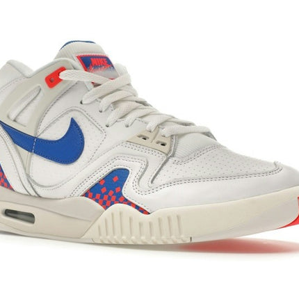 Nike Air Tech Challenge II Pixel Court FZ9033-102, trois-quarts avant extérieur