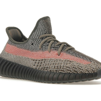 Adidas Yeezy Boost 350 V2 Ash Stone GW0089, trois-quarts avant extérieur