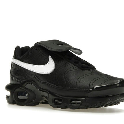 Nike Air Max Plus Tiempo Black White HF0074-001, trois-quarts avant extérieur
