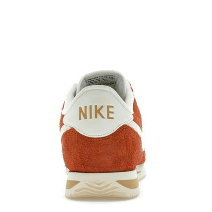 Nike Cortez SE Suede Dark Russet Flax Muslin Sail HF3142-200, arrière