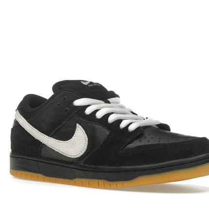 Nike Dunk Low Pro SB Black White Gum HF3704-003, trois-quarts avant extérieur