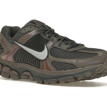 Nike Zoom Vomero 5 Cave Stone HF5493-201, trois-quarts avant extérieur