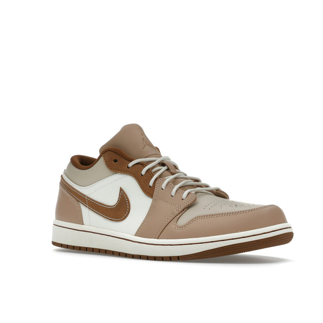 Air Jordan 1 Low SE Hemp Light British Tan HF5753-221, trois-quarts avant extérieur