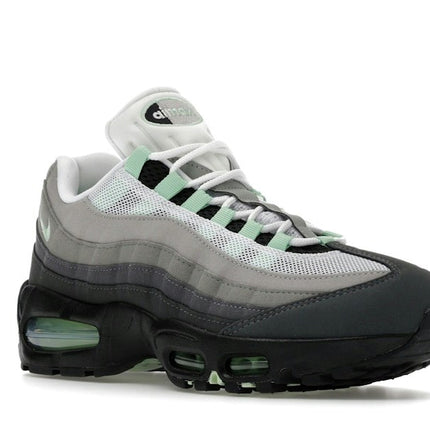 Nike Air Max 95 OG Big Bubble Fresh Mint HJ5996-005, trois-quarts avant extérieur