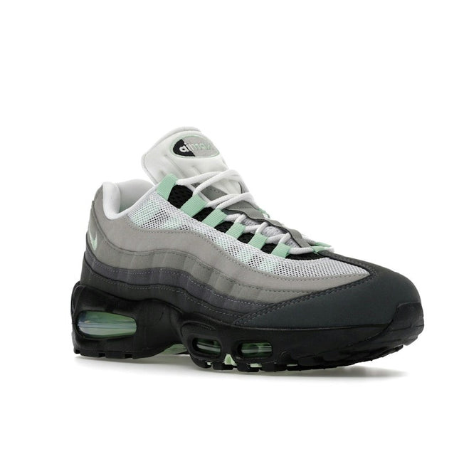 Nike Air Max 95 OG Big Bubble Fresh Mint HJ5996-005, trois-quarts avant extérieur