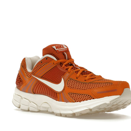 Nike Zoom Vomero 5 Monarch HJ9123-815, trois-quarts avant extérieur