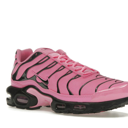 Nike Air Max Plus Pink Black HJ9743-601, trois-quarts avant extérieur