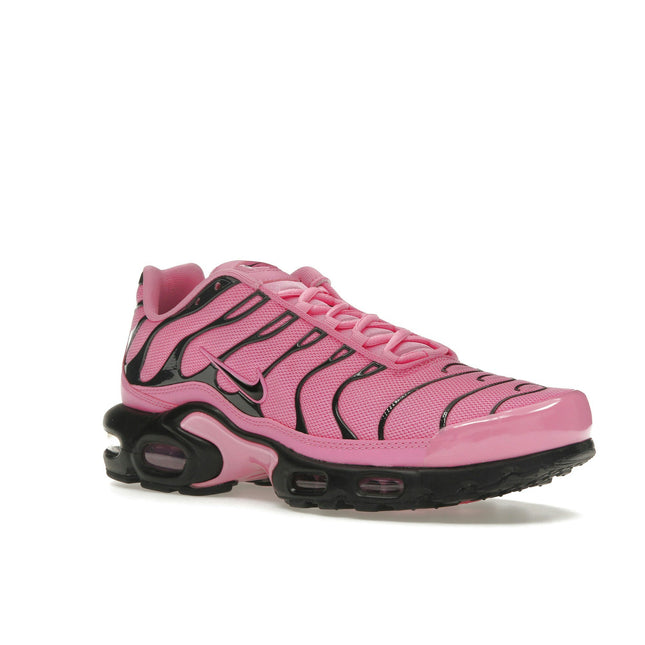 Nike Air Max Plus Pink Black HJ9743-601, trois-quarts avant extérieur