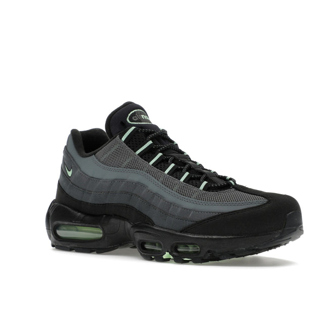 Nike Air Max 95 Vapor Green HM0622-001, trois-quarts avant extérieur