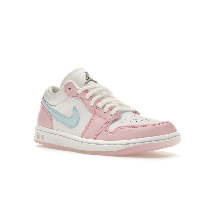 Air Jordan 1 Low SE Paw Print Pink Foam HM3706-141, trois-quarts avant extérieur