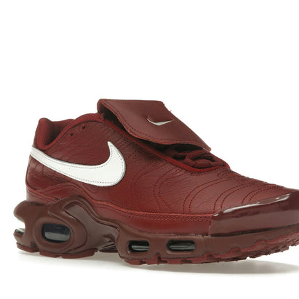 Nike Air Max Plus Tiempo Team Red HM5654-600, trois-quarts avant extérieur
