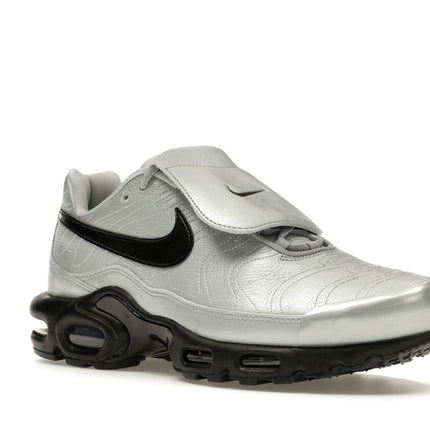 Nike Air Max Plus Tiempo Wolf Grey Black HM6850-001, trois-quarts avant extérieur