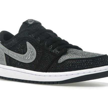 Air Jordan 1 Retro Low OG Swarovski Stealth HM9208-001, trois-quarts avant extérieur