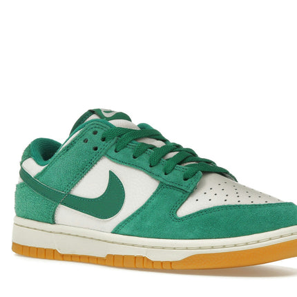 Nike Dunk Low SE Malachite HQ1519-030, trois-quarts avant extérieur