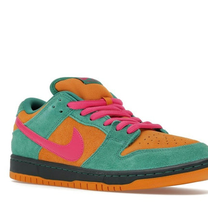 Nike SB Dunk Low Pro Green Noise Watermelon HQ1625-301, trois-quarts avant extérieur