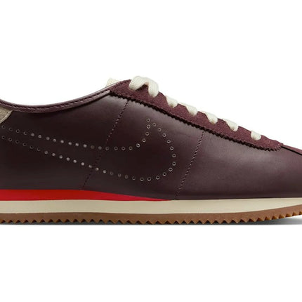 Nike Cortez Burgundy Crush Perforated Swoosh HQ1841-601, vue principale