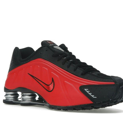 Nike Shox R4 University Red Black Metallic Silver HQ1988-600, trois-quarts avant extérieur