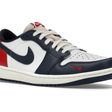 Air Jordan 1 Retro Low OG Howard University HQ2993-100, trois-quarts avant extérieur