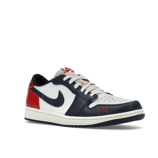 Air Jordan 1 Retro Low OG Howard University HQ2993-100, trois-quarts avant extérieur