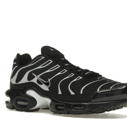 Nike Air Max Plus Premium Black Reflective Silver HQ3029-001, trois-quarts avant extérieur