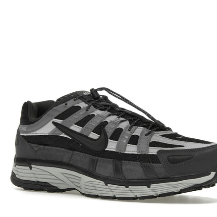 Nike P-6000 Anthracite Smoke Grey HQ3818-001, trois-quarts avant extérieur