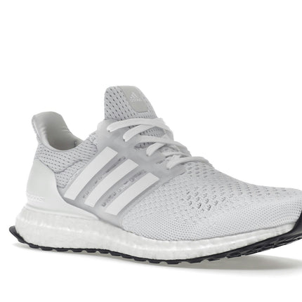 Adidas Ultra Boost 1.0 DNA Triple White HQ4202, trois-quarts avant extérieur