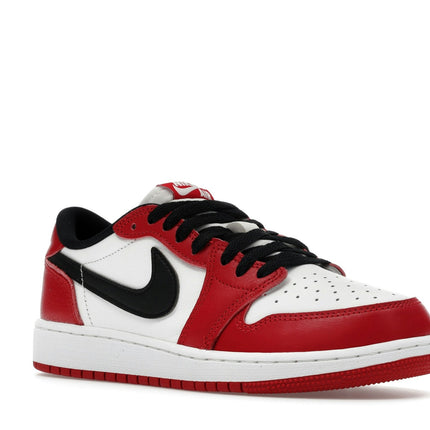 Air Jordan 1 Retro Low OG Chicago (2025) (GS) HQ6999-600, trois-quarts avant extérieur