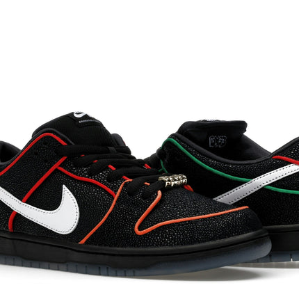 Nike SB Dunk Low Bronx Girls Skate HV1664-001, vue oblique de la paire