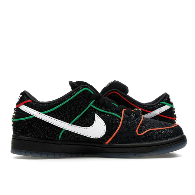 Nike SB Dunk Low Bronx Girls Skate HV1664-001, vue latérale opposée de la paire
