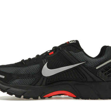 Nike Zoom Vomero 5 Black Metallic University Red HV2527-002, profil intérieur
