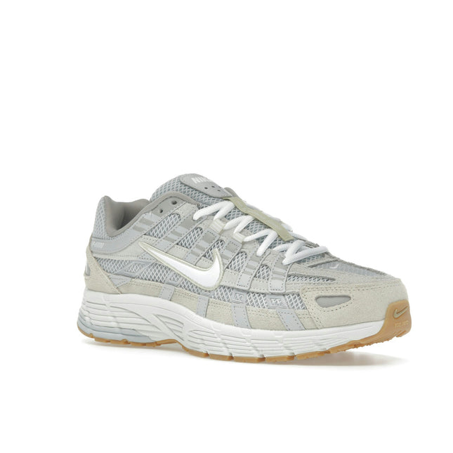 Nike P-6000 Photon Dust Light Khaki HV4312-025, trois-quarts avant extérieur