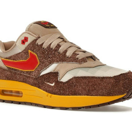 Nike Air Max 1 .SWOOSH Low Poly Big Head Origins HV5776-200, trois-quarts avant extérieur