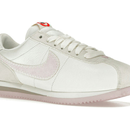 Nike Cortez Valentine's Day HV6012-161, trois-quarts avant extérieur